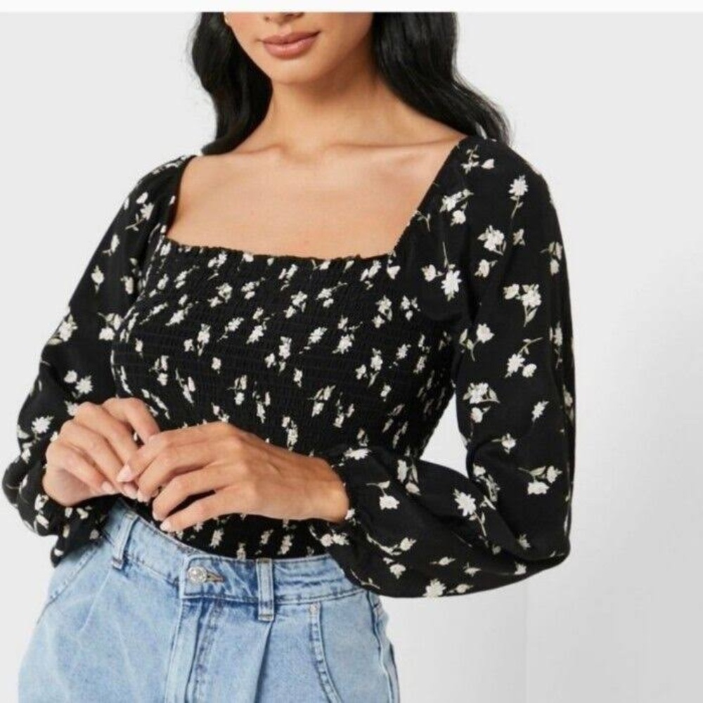 American Eagle Women's Size M Black Floral Smocked Square Neck Crop Blouse